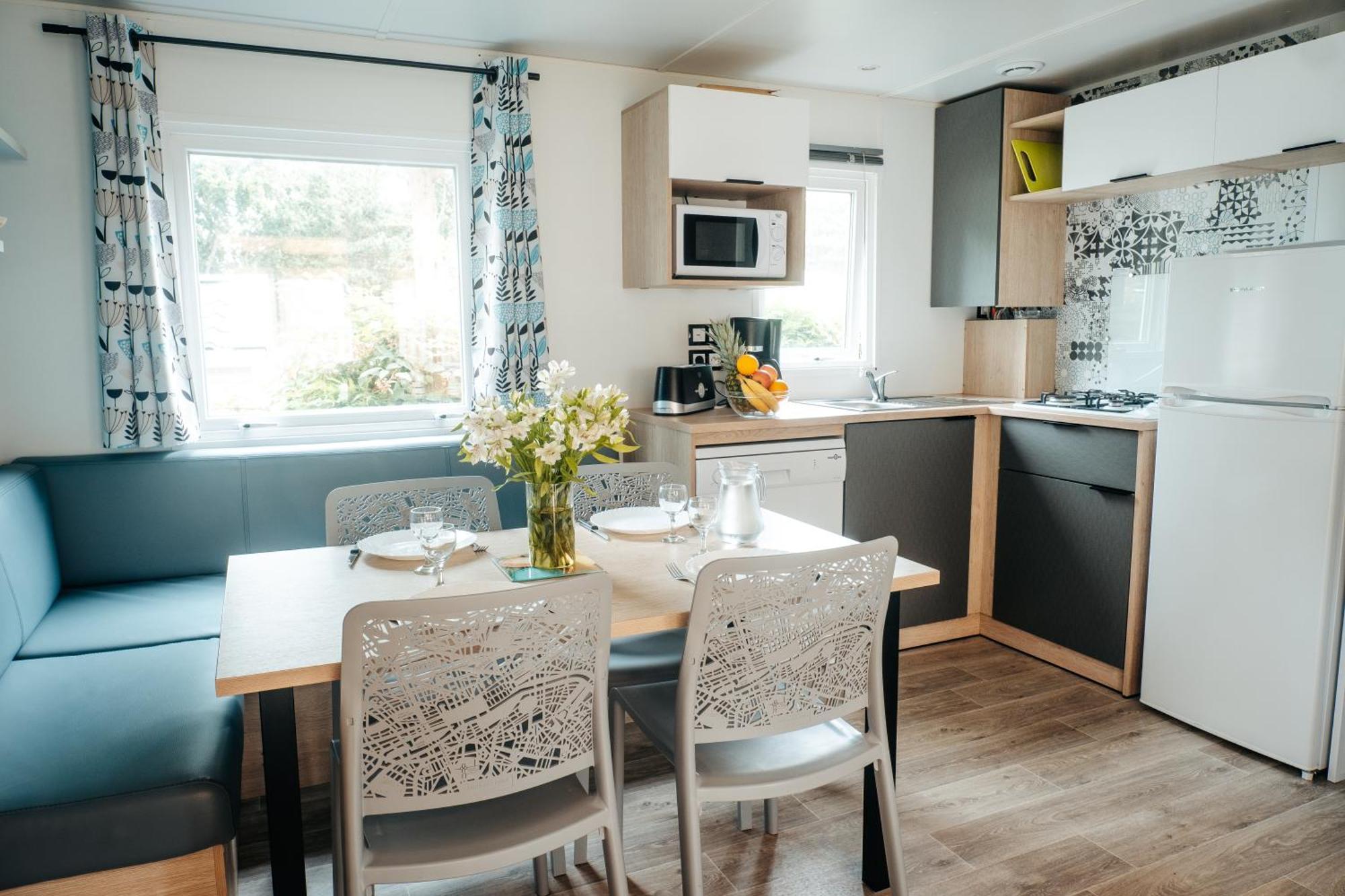 Mobil Home Xxl 4 Chambres - Camping Le Viaduc Millau Exterior foto